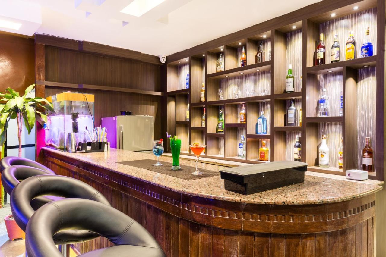 Golden Gate Hotel Ποκάρα Εξωτερικό φωτογραφία