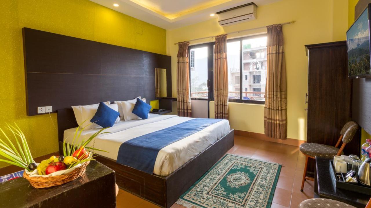 Golden Gate Hotel Ποκάρα Εξωτερικό φωτογραφία