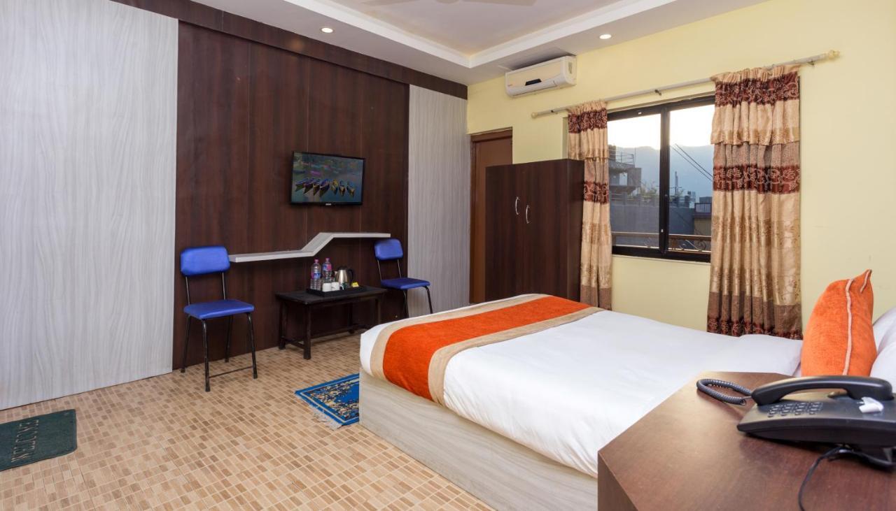 Golden Gate Hotel Ποκάρα Εξωτερικό φωτογραφία
