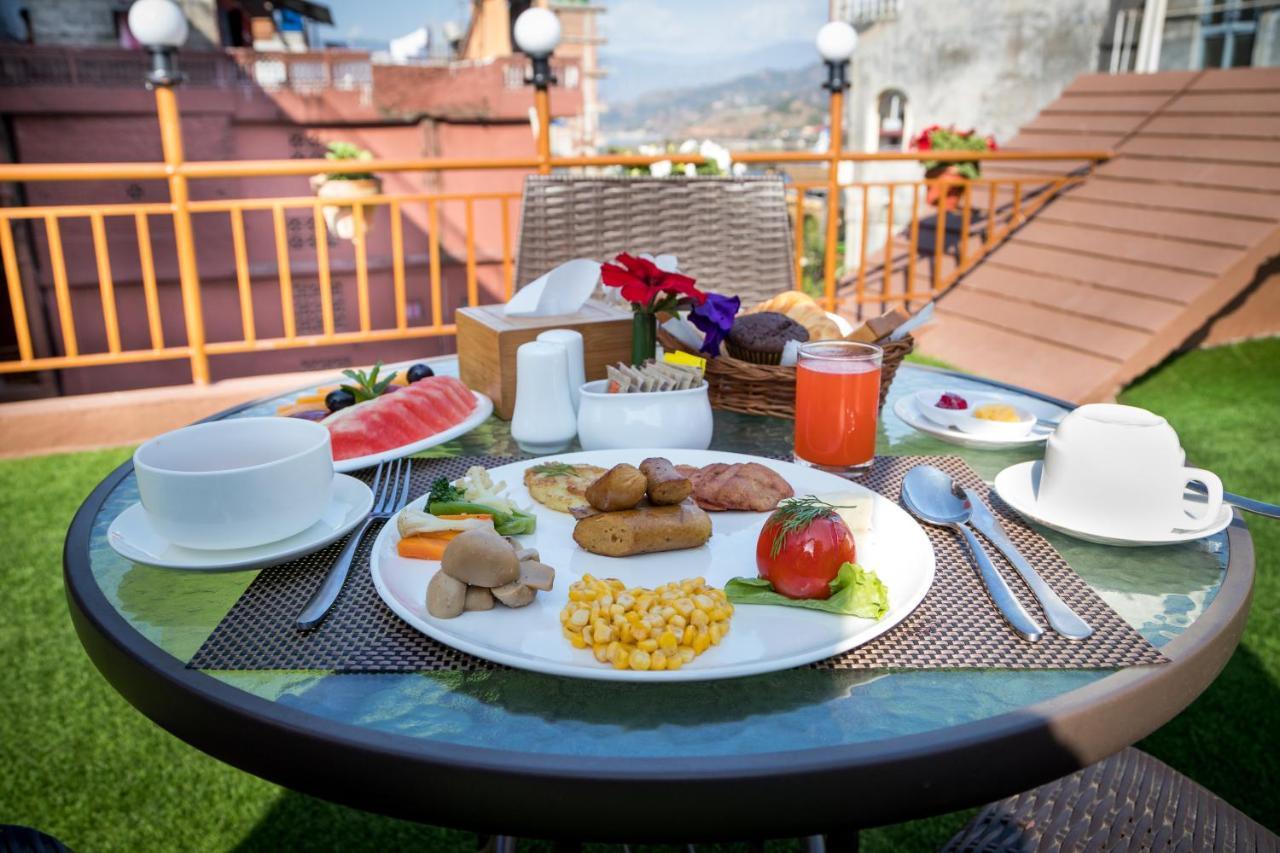 Golden Gate Hotel Ποκάρα Εξωτερικό φωτογραφία