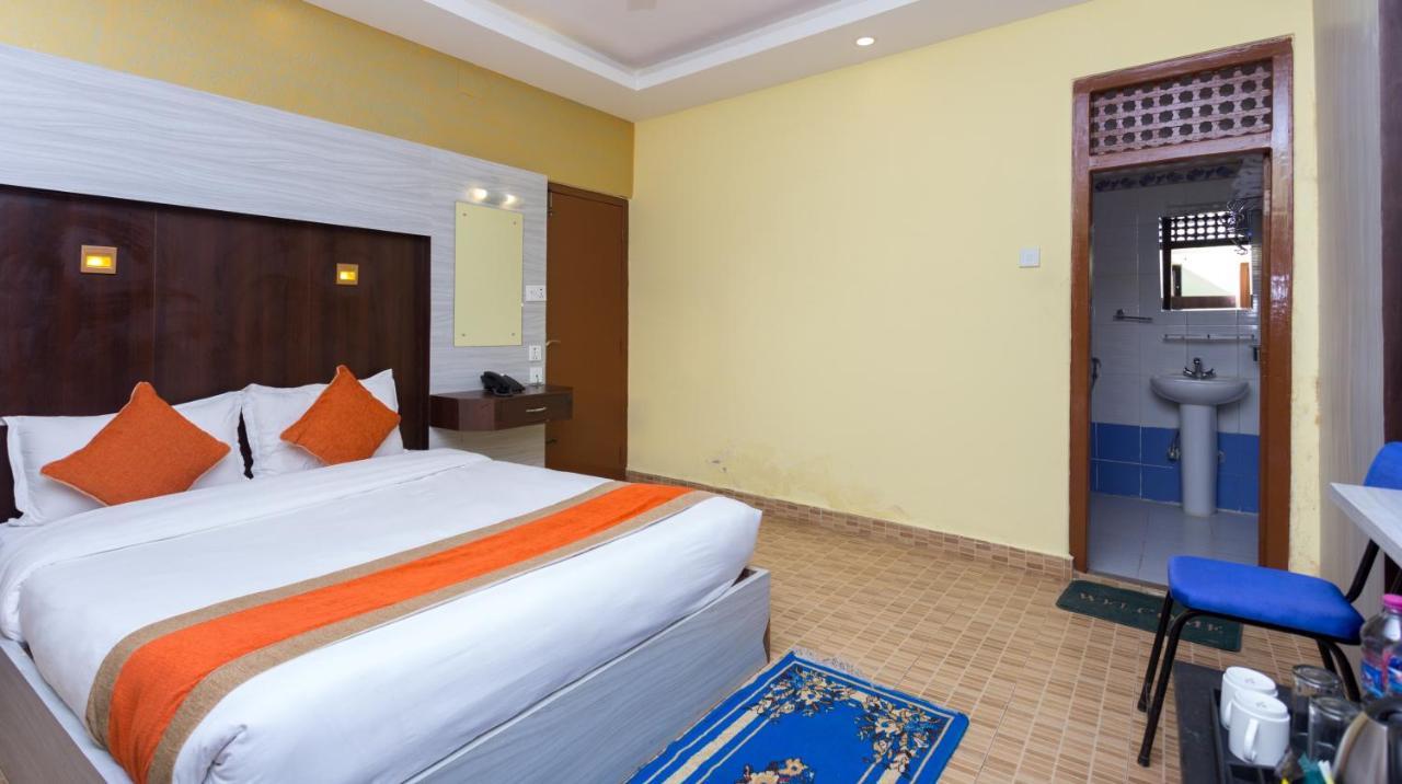 Golden Gate Hotel Ποκάρα Εξωτερικό φωτογραφία
