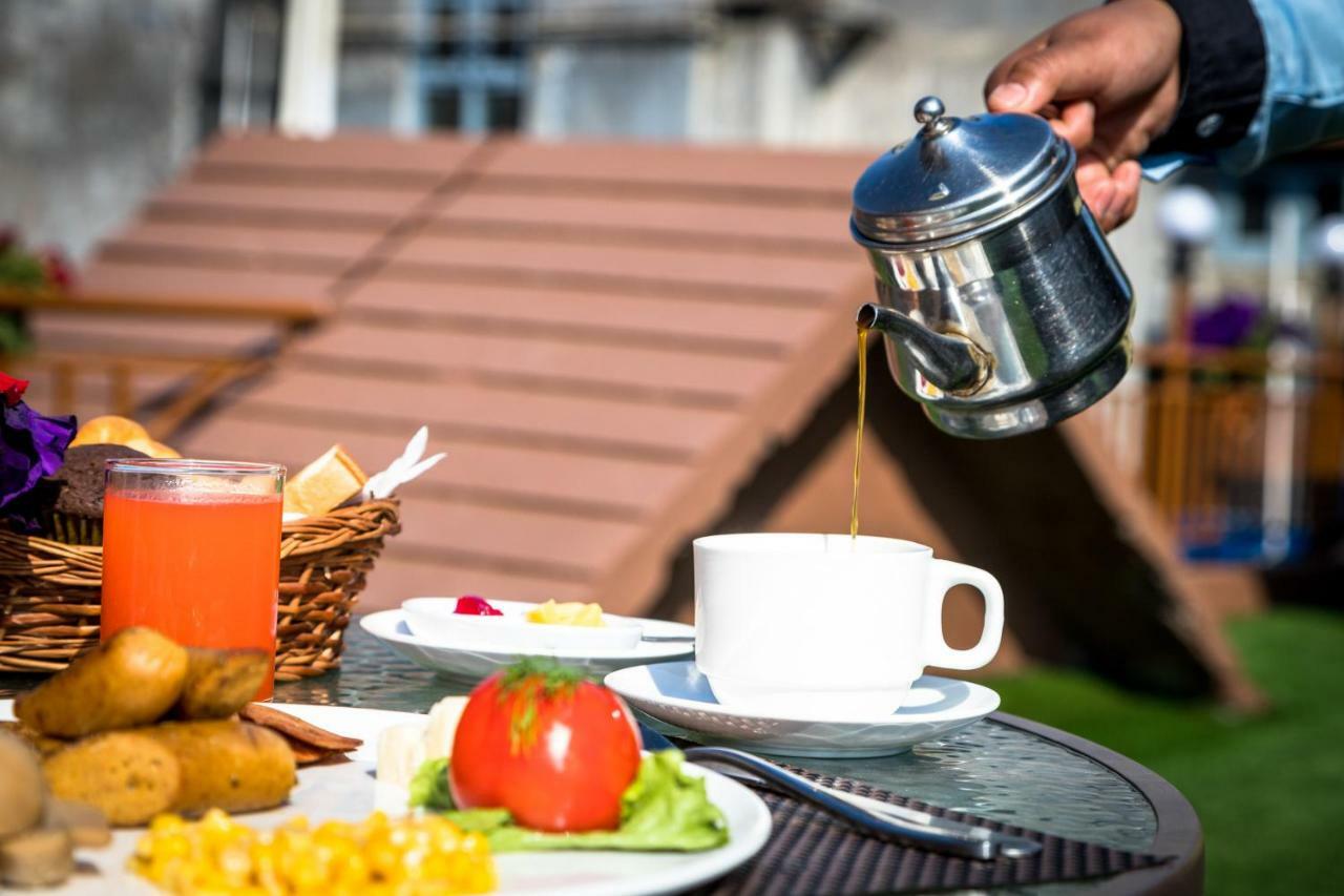 Golden Gate Hotel Ποκάρα Εξωτερικό φωτογραφία